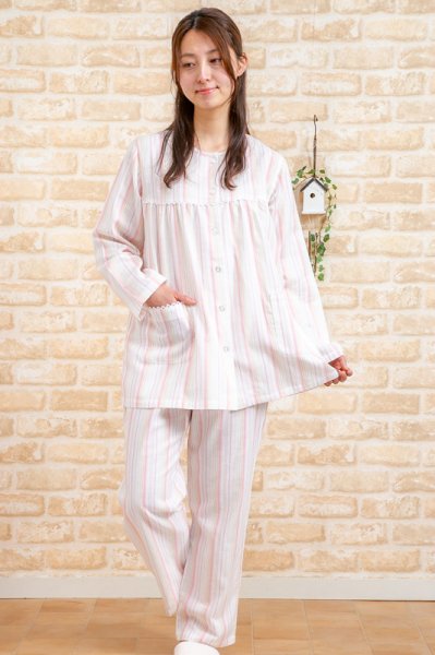画像2: 柔らかく肌ざわりの良いダブルガーゼ肌にやさしい綿100％ パジャマ レディース ランダムストライプ 長袖 前開き　入院準備　ルームウェア　春・初秋向き商品母の日【Sサイズ】【LLサイズ】あり (2)