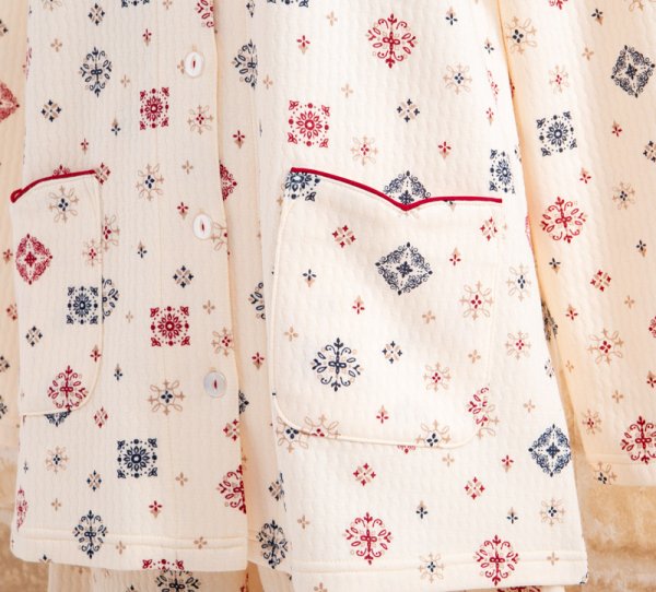 画像12: パジャマ レディース 長袖 前開き スタンドカラー 冬 あたたかく肌にやさしい綿100%中わたニットキルト地 幾何柄プリント【Sサイズ】【LLサイズ】【3Lサイズ】ナイトウェア ルームウェア 部屋着 入院準備 女性 (12)