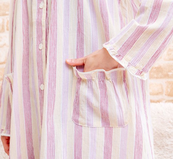 画像8: ワンピース  レディース 長袖 前開き サラッとして涼しく肌にやさしい綿100％楊柳ストライプ　盛夏向き ナイトウェア　ルームウェア　ネグリジェ　パジャマ　入院準備　マタニティパジャマに最適 (8)