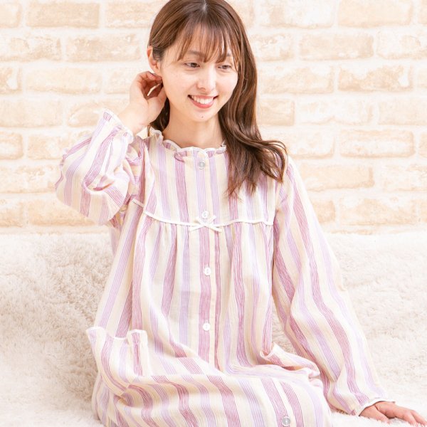 画像1: ワンピース  レディース 長袖 前開き サラッとして涼しく肌にやさしい綿100％楊柳ストライプ　盛夏向き ナイトウェア　ルームウェア　ネグリジェ　パジャマ　入院準備　マタニティパジャマに最適 (1)