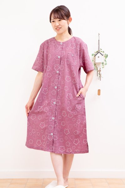 画像2: ワンピース パジャマ ネグリジェ 半袖 前開き 夏 サラサラして軽くて涼しい綿100％先染めワッシャーラインフラワー  ナイトウェア ルームウェア　M-L/L-LL/3L (2)