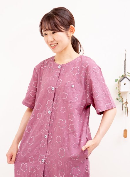 画像4: ワンピース パジャマ ネグリジェ 半袖 前開き 夏 サラサラして軽くて涼しい綿100％先染めワッシャーラインフラワー  ナイトウェア ルームウェア　M-L/L-LL/3L (4)