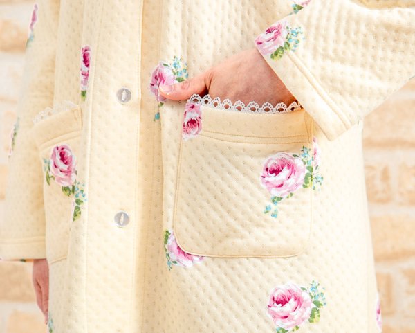 画像7: 肌に優しい綿100％暖かい中わたニットキルト ローズ柄 長袖 前開き ワンピース　冬向き　ネグリジェ　部屋着　ルームウェア　ナイトウェア　レディース　パジャマ　M-L/l-LL/3L (7)