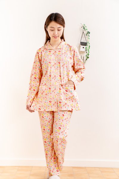 画像2: 肌にやさしい綿100％なめらかな肌触りのスムースニット地 ローズガーデン 　パジャマ レディース 長袖　前開き　春秋向き　ナイトウェア　入院準備　S/M/L/LL/3L/4L (2)