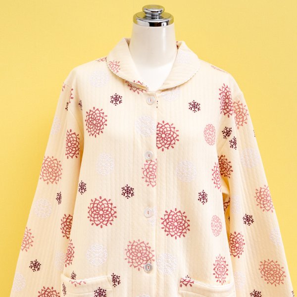 画像5: 綿100％暖かい中わたニットキルト地幾何柄プリント ワンピース 前開き　長袖　冬向き　ナイトウェア　ルームウェア　ネグリジェ　M〜L/L〜LL (5)